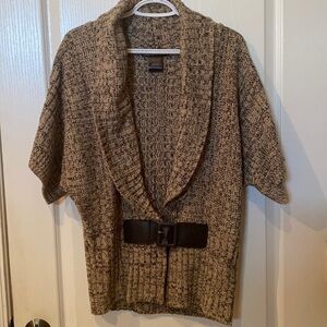 New women’s sz large short sleeve belted over sweater